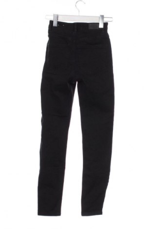 Blugi de femei Pull&Bear, Mărime XXS, Culoare Negru, Preț 130,33 Lei