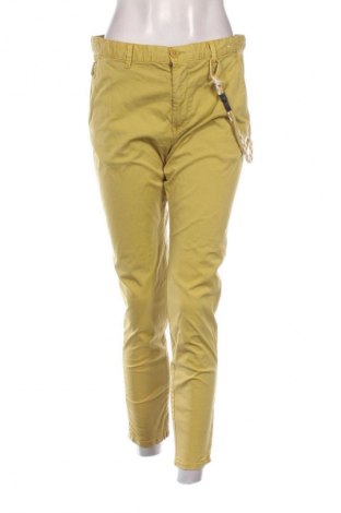 Дамски дънки Pull&Bear, Размер L, Цвят Жълт, Цена 11,24 €