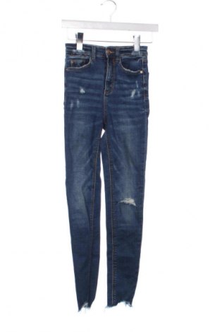 Blugi de femei Stradivarius, Mărime XXS, Culoare Albastru, Preț 62,99 Lei