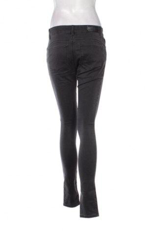 Damskie jeansy Vero Moda, Rozmiar M, Kolor Czarny, Cena 66,99 zł