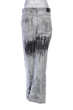 Дамски дънки Weekday, Размер L, Цвят Многоцветен, Цена 15,33 €