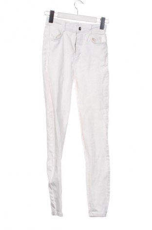 Дамски дънки Zara, Размер XS, Цвят Бял, Цена 8,69 €