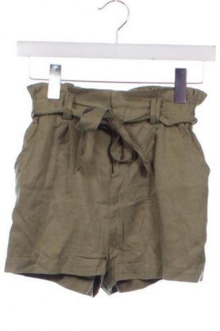 Dámské kraťasy  Bershka, Velikost XS, Barva Zelená, Cena  179,00 Kč