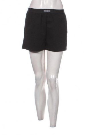 Dámské kraťasy  Calvin Klein Jeans, Velikost M, Barva Černá, Cena  1 799,00 Kč