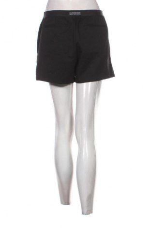 Dámské kraťasy  Calvin Klein Jeans, Velikost M, Barva Černá, Cena  1 799,00 Kč