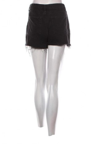 Damskie szorty Cropp, Rozmiar S, Kolor Czarny, Cena 44,99 zł