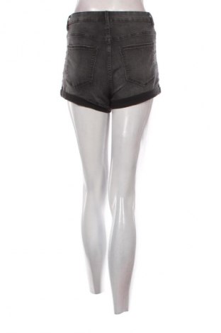 Pantaloni scurți de femei H&M Divided, Mărime S, Culoare Negru, Preț 27,99 Lei