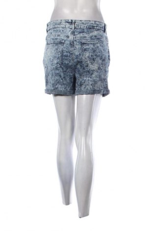 Damen Shorts Janina, Größe M, Farbe Mehrfarbig, Preis 4,99 €