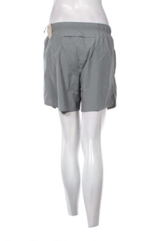 Γυναικείο κοντό παντελόνι Nike, Μέγεθος S, Χρώμα Πράσινο, Τιμή 17,99 €