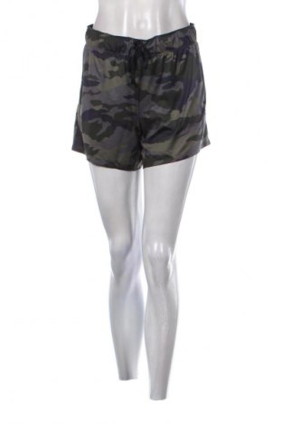 Pantaloni scurți de femei Nike, Mărime S, Culoare Multicolor, Preț 129,48 Lei