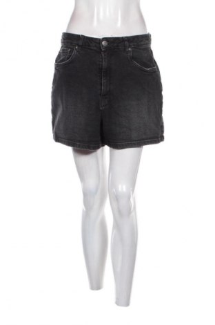 Дамски къс панталон Page One, Размер M, Цвят Сив, Цена 3,57 €