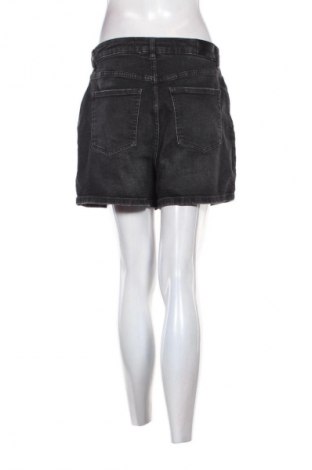 Дамски къс панталон Page One, Размер M, Цвят Сив, Цена 3,57 €