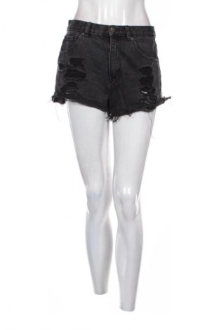 Дамски къс панталон Pull&Bear, Размер M, Цвят Черен, Цена 4,60 €