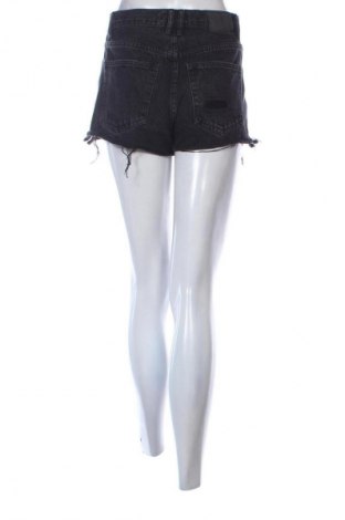 Damskie szorty Pull&Bear, Rozmiar M, Kolor Czarny, Cena 38,99 zł