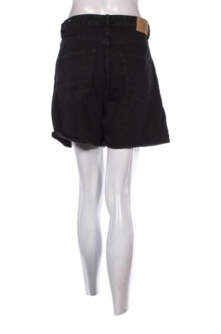 Γυναικείο κοντό παντελόνι Pull&Bear, Μέγεθος XL, Χρώμα Μαύρο, Τιμή 6,99 €