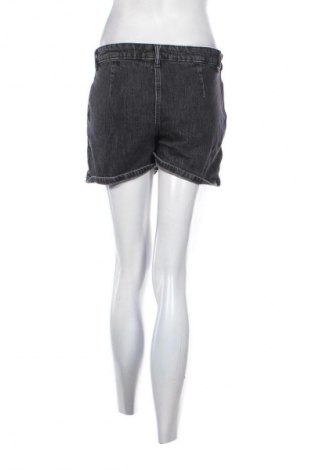 Дамски къс панталон Reserved, Размер S, Цвят Черен, Цена 5,62 €