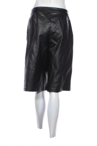 Дамски къс панталон Vero Moda, Размер M, Цвят Многоцветен, Цена 15,02 €