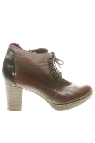 Γυναικεία παπούτσια Tamaris, Μέγεθος 38, Χρώμα Καφέ, Τιμή 19,99 €