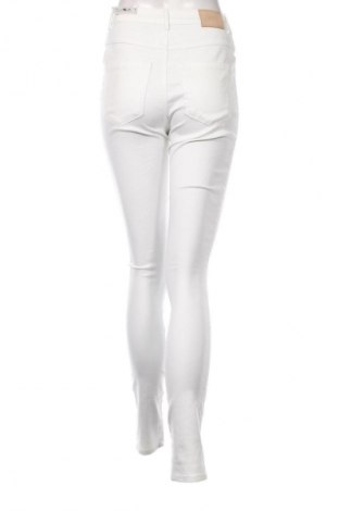 Дамски панталон ONLY, Размер S, Цвят Бял, Цена 12,27 €