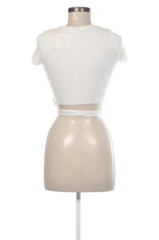 Дамски пуловер Bershka, Размер M, Цвят Бял, Цена 2,55 €