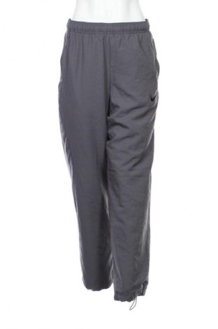 Pantaloni trening de femei Nike, Mărime S, Culoare Gri, Preț 92,99 Lei