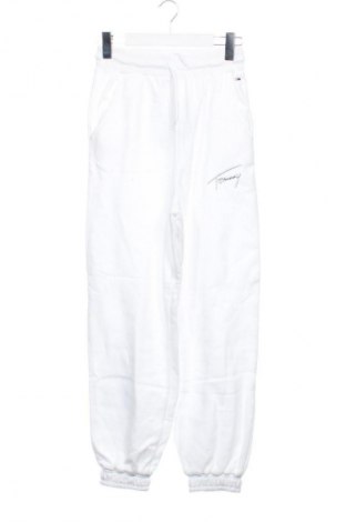 Дамско спортно долнище Tommy Jeans, Размер XS, Цвят Бял, Цена 42,94 €