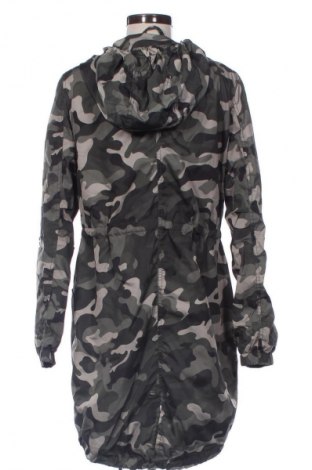 Γυναικείο μπουφάν Bershka, Μέγεθος M, Χρώμα Πολύχρωμο, Τιμή 9,13 €