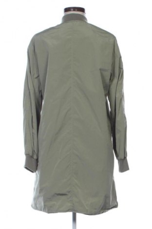 Γυναικείο μπουφάν Bershka, Μέγεθος S, Χρώμα Πράσινο, Τιμή 10,99 €