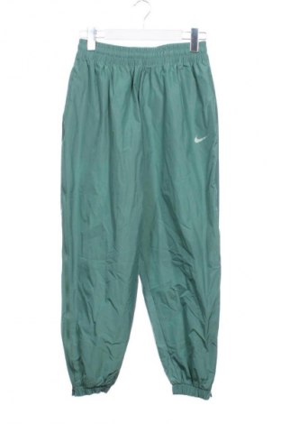 Gyerek sport nadrág Nike, Méret 10-11y / 146-152 cm, Szín Zöld, Ár 10 359 Ft