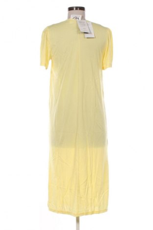 Pyžamo  Unbranded, Velikost M, Barva Žlutá, Cena  679,00 Kč