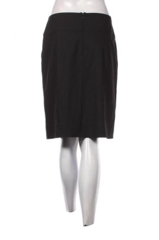 Пола Cinque, Размер M, Цвят Черен, Цена 3,57 €