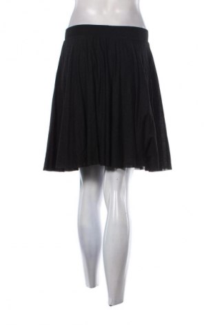 Пола Dika, Размер S, Цвят Черен, Цена 19,60 €