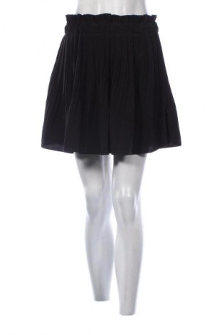 Sukně Guess, Velikost M, Barva Černá, Cena  907,00 Kč