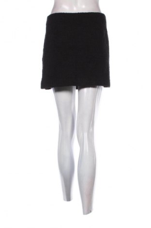 Пола Mango, Размер M, Цвят Черен, Цена 3,06 €