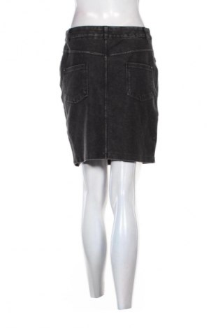 Sukně Mohito, Velikost M, Barva Šedá, Cena  169,00 Kč