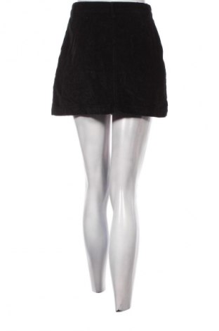 Пола ONLY, Размер S, Цвят Черен, Цена 2,04 €