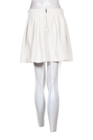 Пола Reserved, Размер S, Цвят Бял, Цена 7,15 €