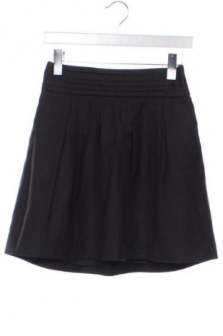 Пола Reserved, Размер XS, Цвят Черен, Цена 5,62 €