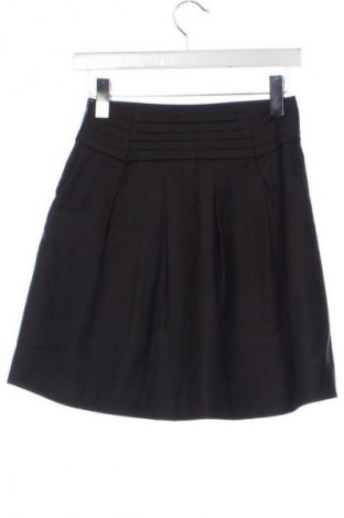 Пола Reserved, Размер XS, Цвят Черен, Цена 5,62 €