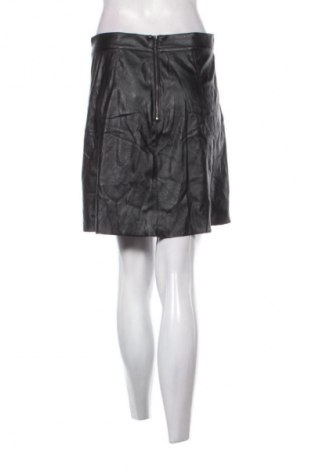 Fustă United Colors Of Benetton, Mărime M, Culoare Negru, Preț 29,99 Lei