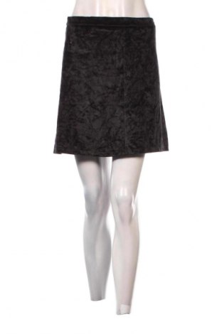 Fustă United Colors Of Benetton, Mărime M, Culoare Negru, Preț 25,99 Lei