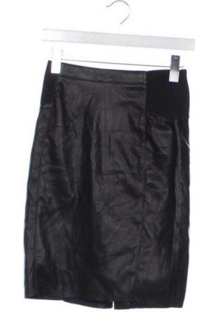 Пола Vero Moda, Размер XS, Цвят Черен, Цена 2,55 €