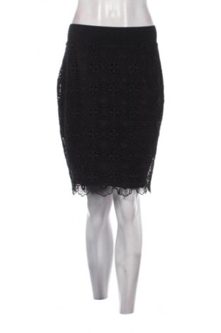 Пола Whiite, Размер M, Цвят Черен, Цена 9,71 €