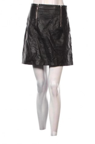 Пола Zara, Размер S, Цвят Черен, Цена 3,57 €