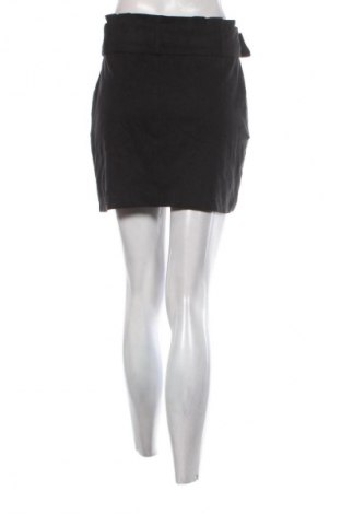 Пола Zara, Размер S, Цвят Черен, Цена 3,57 €