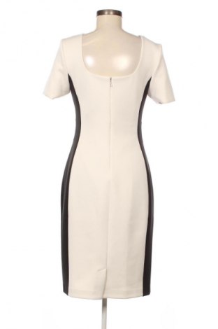 Рокля Calvin Klein, Размер M, Цвят Многоцветен, Цена 145,71 €
