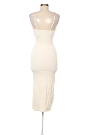 Рокля Calvin Klein Jeans, Размер S, Цвят Бял, Цена 130,37 €