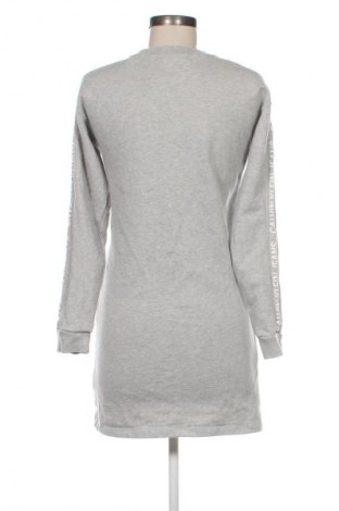 Рокля Calvin Klein Jeans, Размер XS, Цвят Сив, Цена 29,14 €