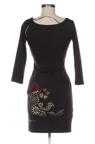 Рокля Desigual, Размер XS, Цвят Черен, Цена 12,78 €