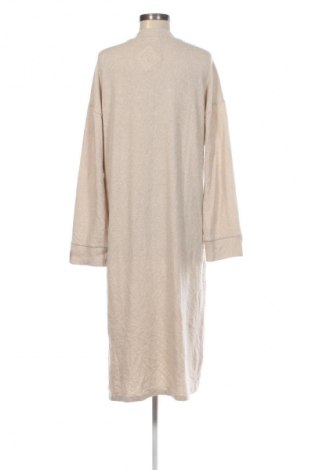 Рокля Edc By Esprit, Размер XL, Цвят Бежов, Цена 10,73 €